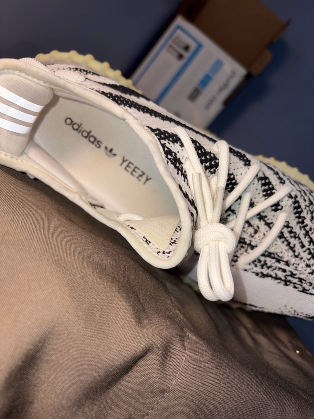 Adidas Men’s Yeezy Boost 350 V2 Zebra - Picture 8 of 9